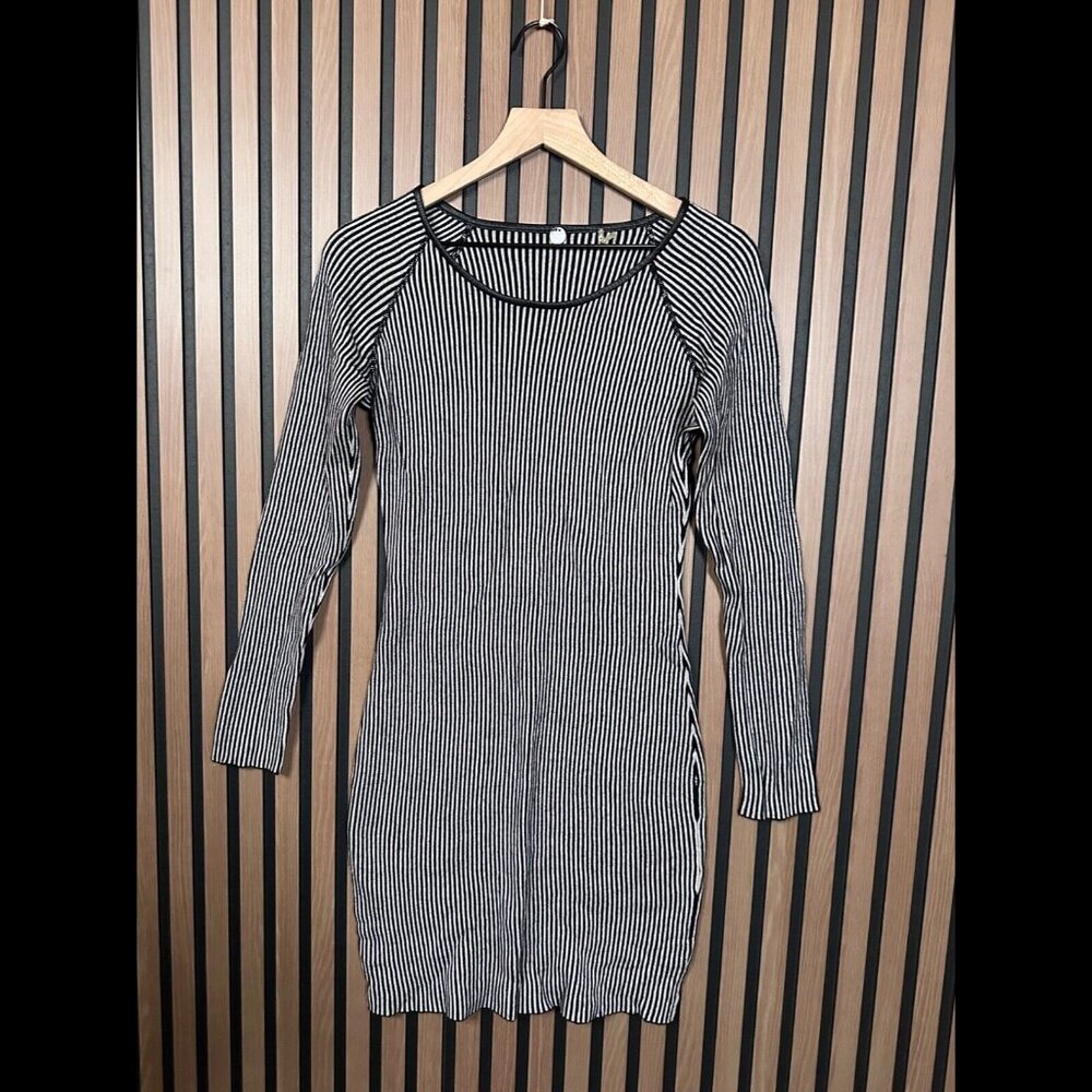 Margret O'Leary Sweater Dress Medium Soft Nylon Knit Sheath Long Sleeve Striped